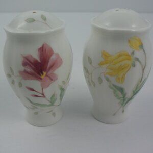 Lenox Butterfly Meadow Salt & Pepper Set Shakers Excellent Condition!
